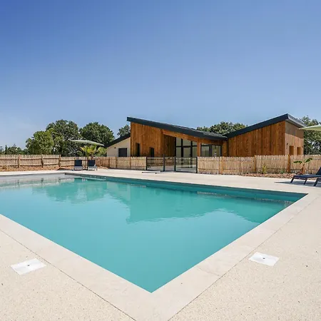 N°42, Piscine Commune, 3 *